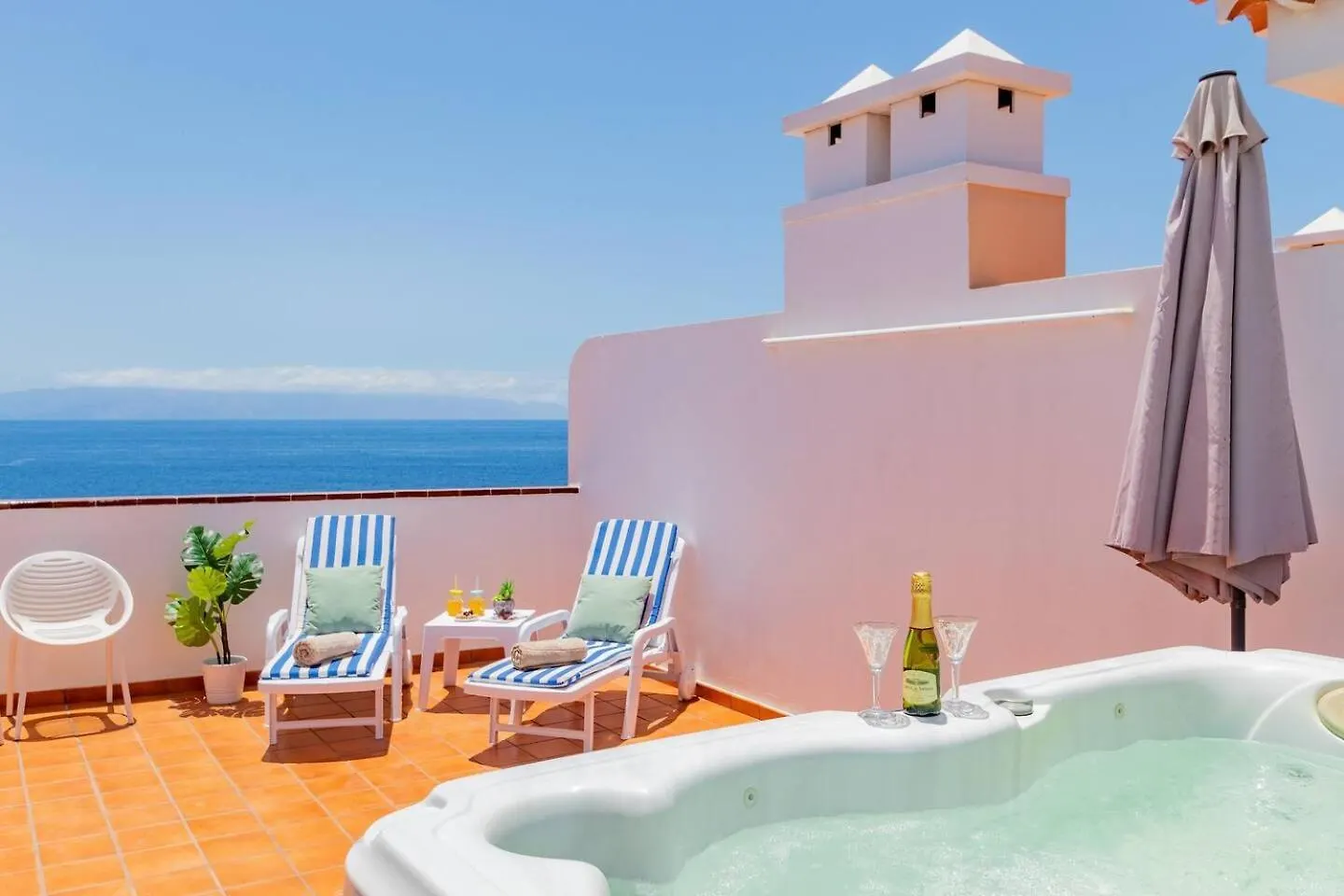 Penthouse Apt With Jacuzzi By Dream Homes Tenerife Puerto de Santiago  Puerto de Santiago (Tenerife)