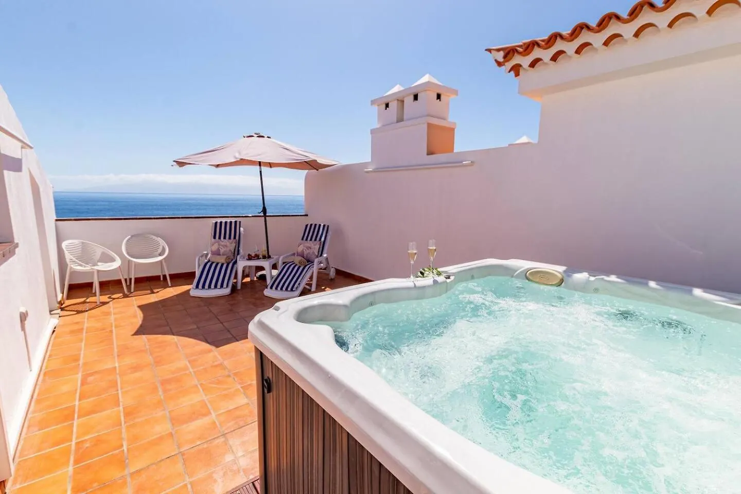 아파트 Penthouse Apt With Jacuzzi By Dream Homes Tenerife 푸에르토 데 산티아고 스페인